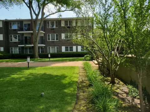 8712 Skokie Blvd #10N, Skokie, IL 60077