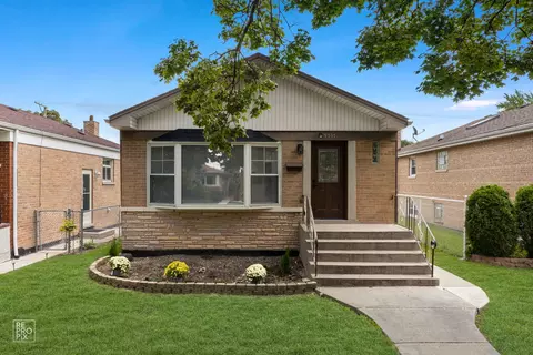 5737 S Oak Park Ave, Chicago, IL 60638