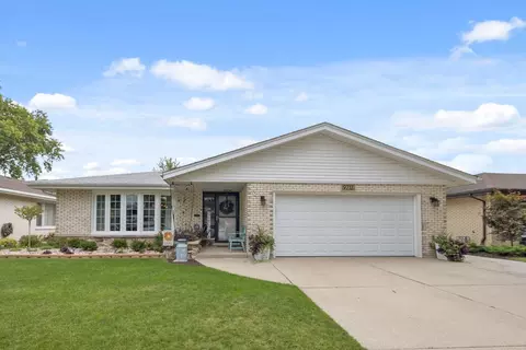 9717 S Kolmar Ave, Oak Lawn, IL 60453