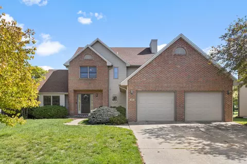 800 Lavender Dr, Savoy, IL 61874