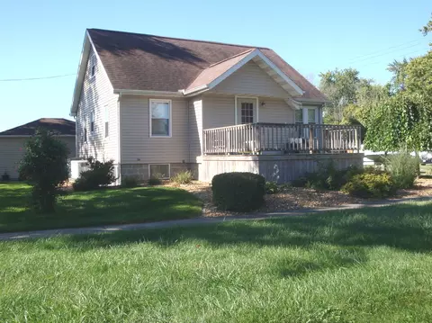 301 Elm St, Buckley, IL 60918