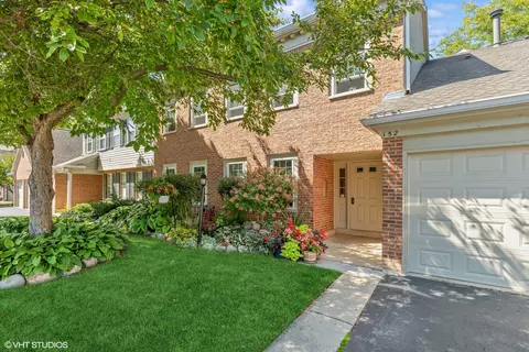 152 Brookston Dr #D1, Schaumburg, IL 60193