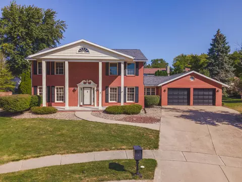 5 Tami Ct, Bloomington, IL 61701