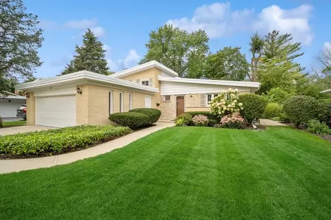 401 Locust Rd, Wilmette, IL 60091