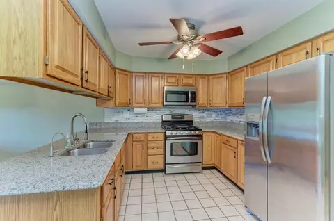 1753 Pebble Beach Dr, Hoffman Estates, IL 60169 photo 11
