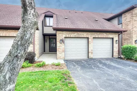 1753 Pebble Beach Dr, Hoffman Estates, IL 60169 photo 2