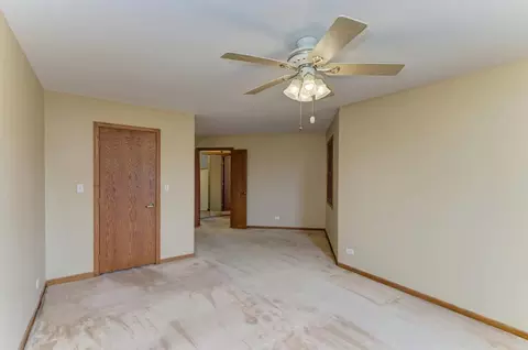 1753 Pebble Beach Dr, Hoffman Estates, IL 60169 photo 18