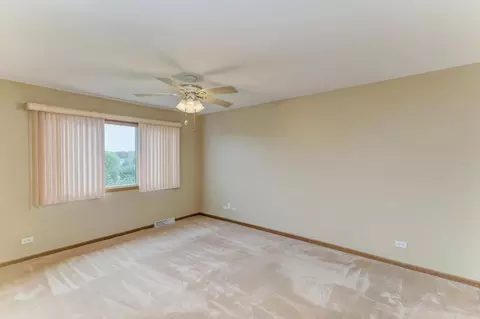1753 Pebble Beach Dr, Hoffman Estates, IL 60169 photo 16