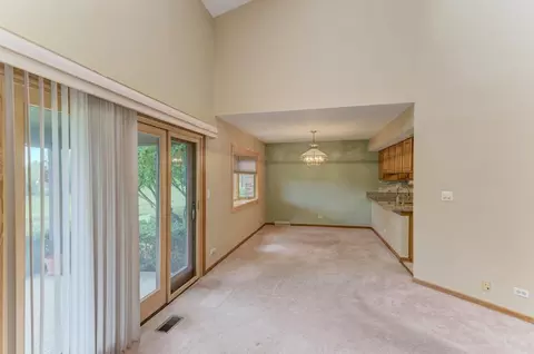 1753 Pebble Beach Dr, Hoffman Estates, IL 60169 photo 7