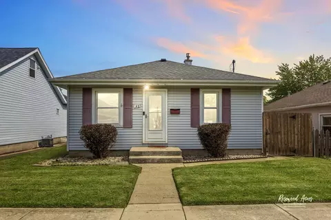 148 S Douglas Ave, Bradley, IL 60915