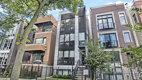 944 N Winchester Ave #3, Chicago, IL 60622