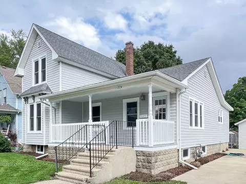 724 5th Ave, Belvidere, IL 61008