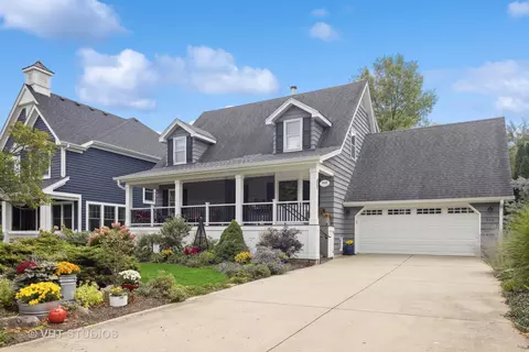 908 W Jefferson Ave, Naperville, IL 60540