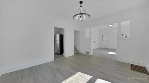 58 Vine St, Elgin, IL 60123 photo 8