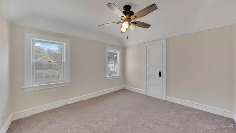 58 Vine St, Elgin, IL 60123 photo 13