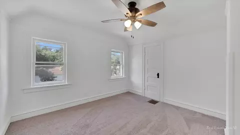58 Vine St, Elgin, IL 60123 photo 15