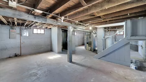 58 Vine St, Elgin, IL 60123 photo 18