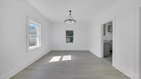 58 Vine St, Elgin, IL 60123 photo 7