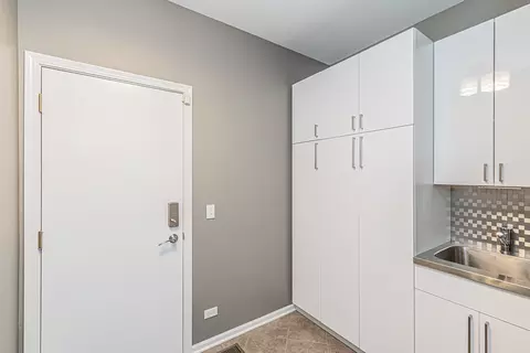 2115 Colchester Ave, Hoffman Estates, IL 60192 photo 10