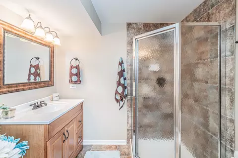 2115 Colchester Ave, Hoffman Estates, IL 60192 photo 35