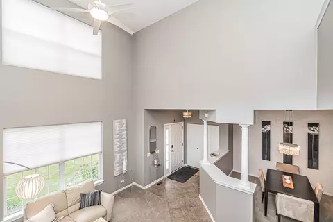 2115 Colchester Ave, Hoffman Estates, IL 60192 photo 13