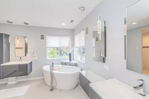 2115 Colchester Ave, Hoffman Estates, IL 60192 photo 24