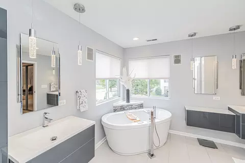 2115 Colchester Ave, Hoffman Estates, IL 60192 photo 23