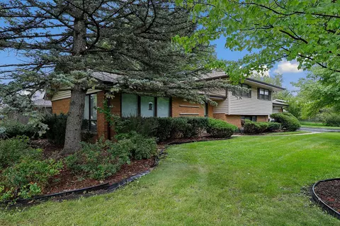 6137 W 127th Pl, Palos Heights, IL 60463