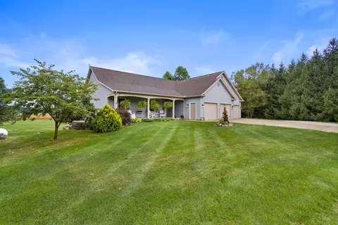 11 Brents Ln, White Heath, IL 61884