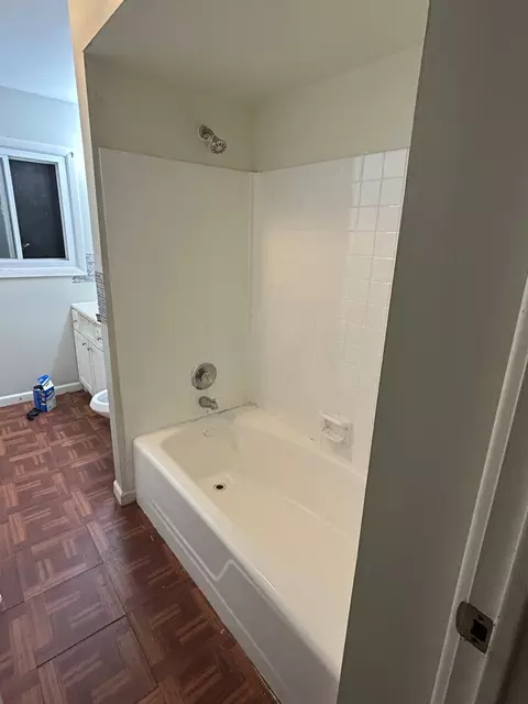 Bath - 322 Jackson St, Park Forest, IL 60466 photo 1 of 5