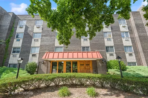 4700 Old Orchard Rd #406, Skokie, IL 60076