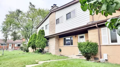 526 Glendale Rd, Glenview, IL 60025 photo 2