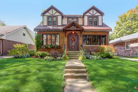 806 S Mitchell Ave, Arlington Heights, IL 60005