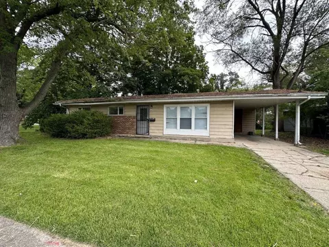 461 Shabbona Dr, Park Forest, IL 60466