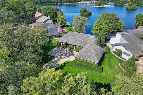 2056 Valley Lo Ln, Glenview, IL 60025