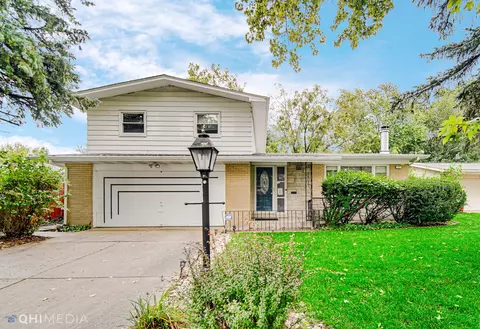 517 N Roberts Dr, Glenwood, IL 60425