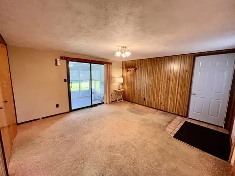 140 E Grove St, Capron, IL 61012 photo 4