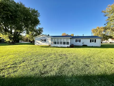 140 E Grove St, Capron, IL 61012 photo 20