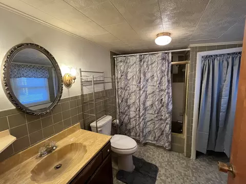 140 E Grove St, Capron, IL 61012 photo 11