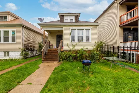 8537 S Marquette Ave, Chicago, IL 60617