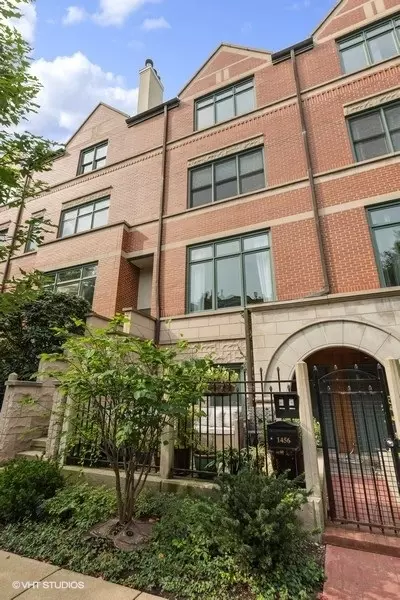 1456 S Prairie Ave, Chicago, IL 60605