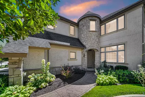 2155 Lillian Ln, Lisle, IL 60532