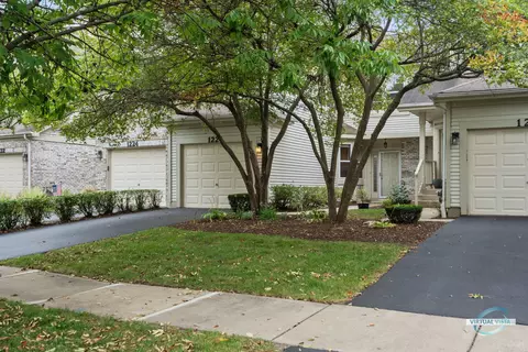 1226 Tennyson Ln, Naperville, IL 60540