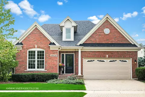 25 W725 Fisher Ln, Winfield, IL 60190