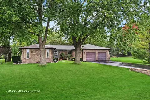631 N Sycamore St, Hinckley, IL 60520