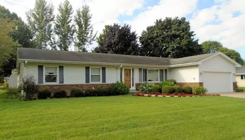 202 Linder Ln, Rochelle, IL 61068