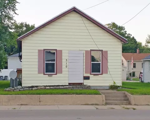 310 W Norris Dr, Ottawa, IL 61350