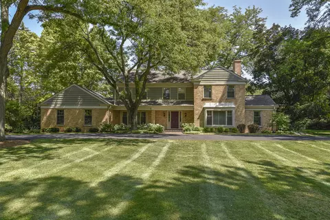 367 Firth Rd, Inverness, IL 60067