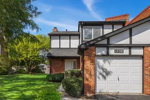 1538 Columbia Ct, Elk Grove Village, IL 60007