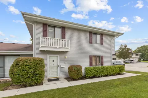 1330 Wakeby Ln #1330, Schaumburg, IL 60193